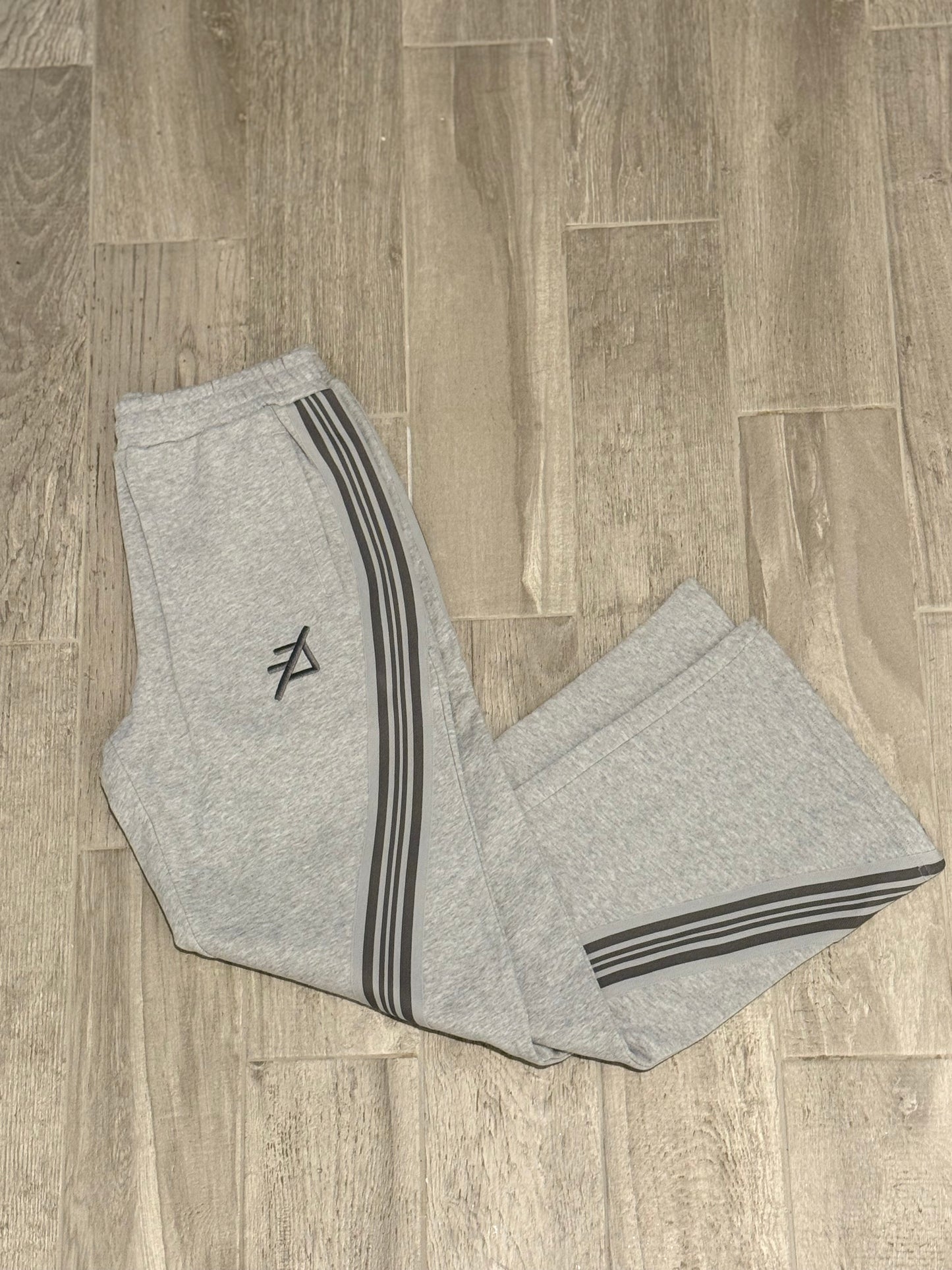 $TEALTH $EASON SWEATS
